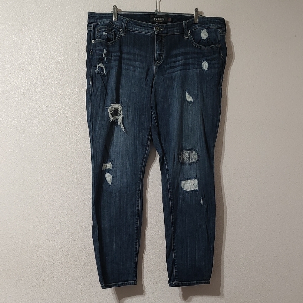 Torrid Vintage Premium Distressed Blue Jeans Size 20R